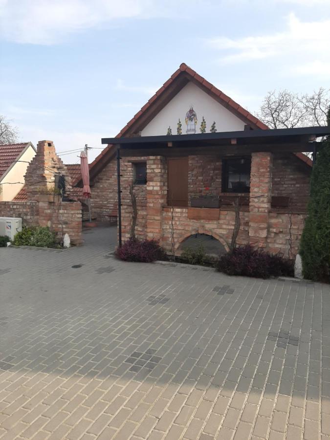 Apartment U Pavelku Mutenice Exterior photo